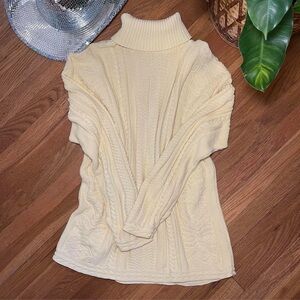 Light yellow Abercrombie sweater